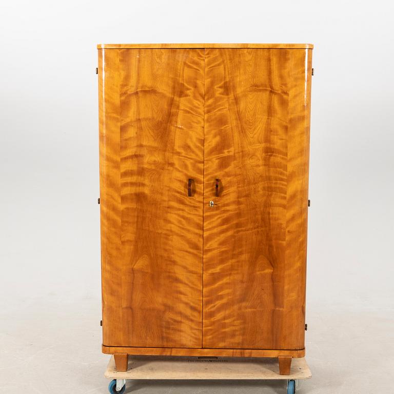 Wardrobe, first half of the 20th century.