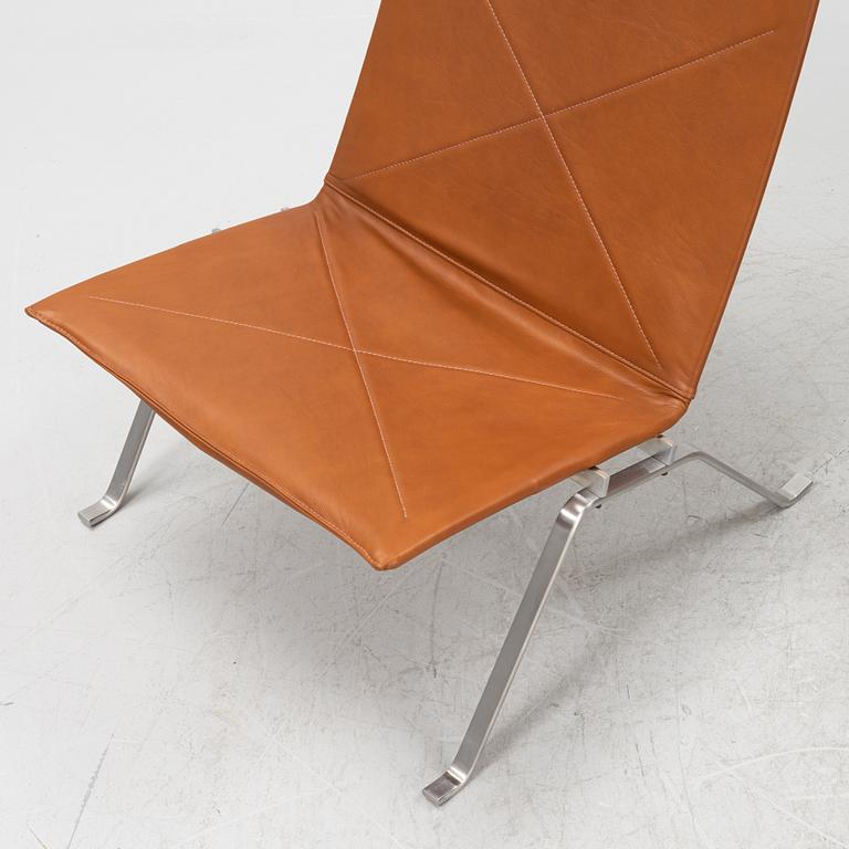 Poul Kjaerholm, fåtöljer, ett par, "PK 22", Fritz Hansen, Danmark, 1998.