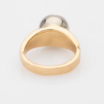 Ring, 18k gold with pearl.