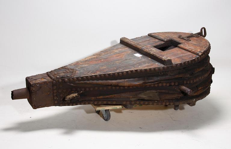 BLÅSBÄLG, trä, järn och läder, 1800-tal.