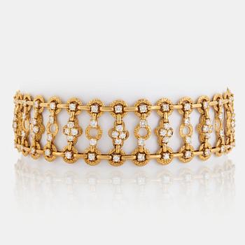 948. A Van Cleef et Arpels necklace in 18K gold set with round brilliant-cut diamonds, possibly a special order.