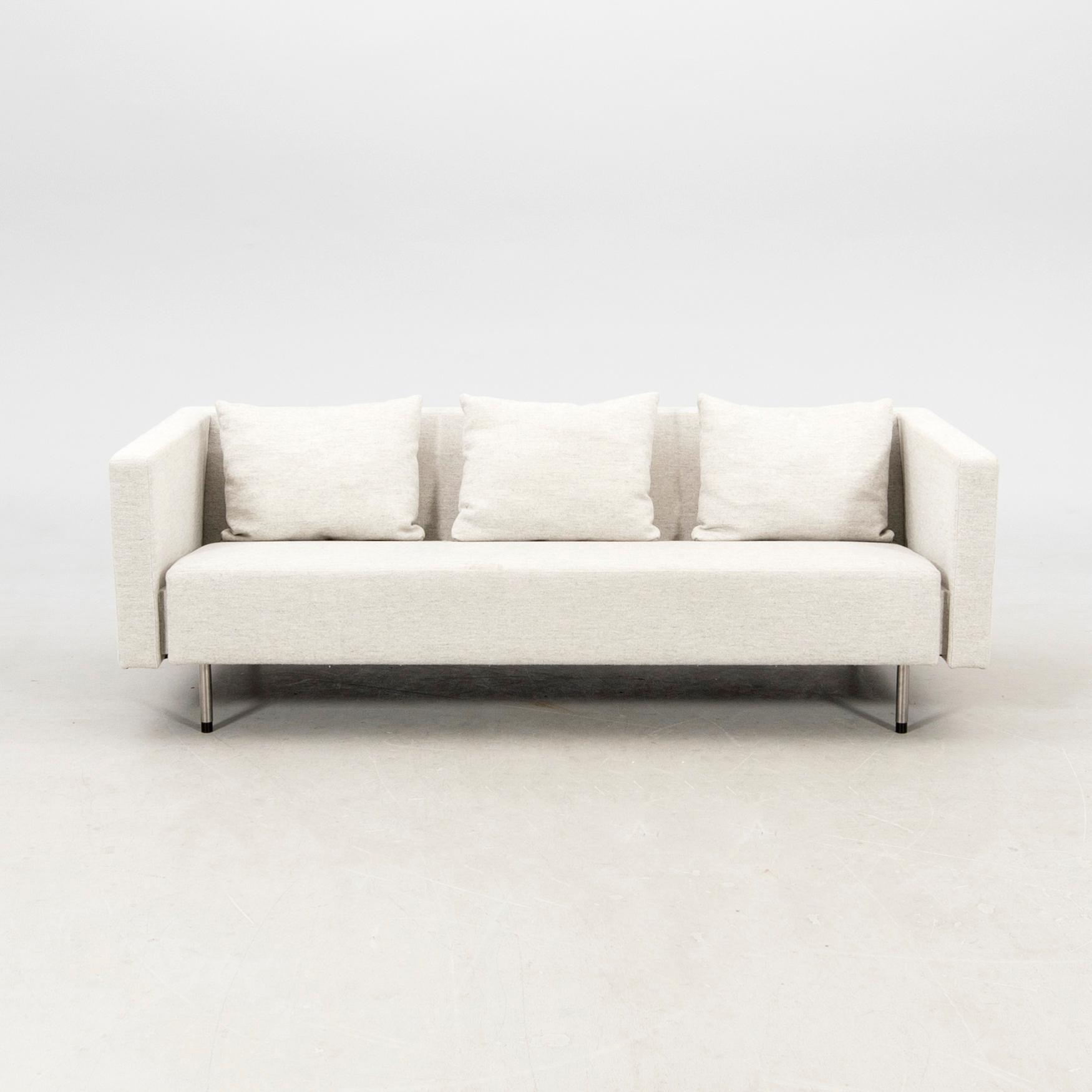 Jonas Lindvall, soffa, "Mata Hari", formgiven 2004, tillverkad av deNord.
