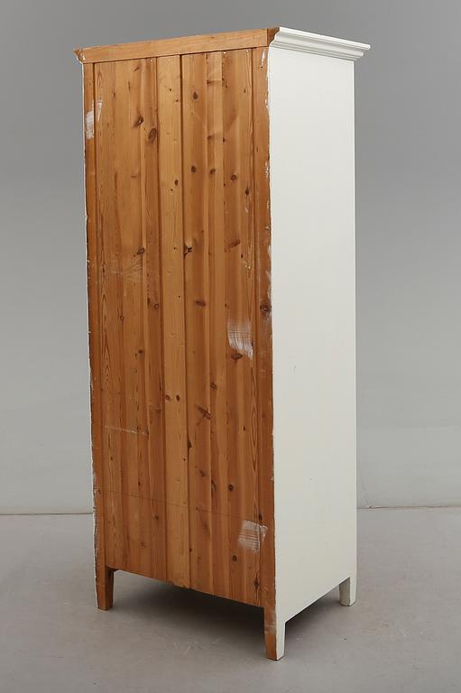 KLÄDSKÅP, 1900-talets första hälft.