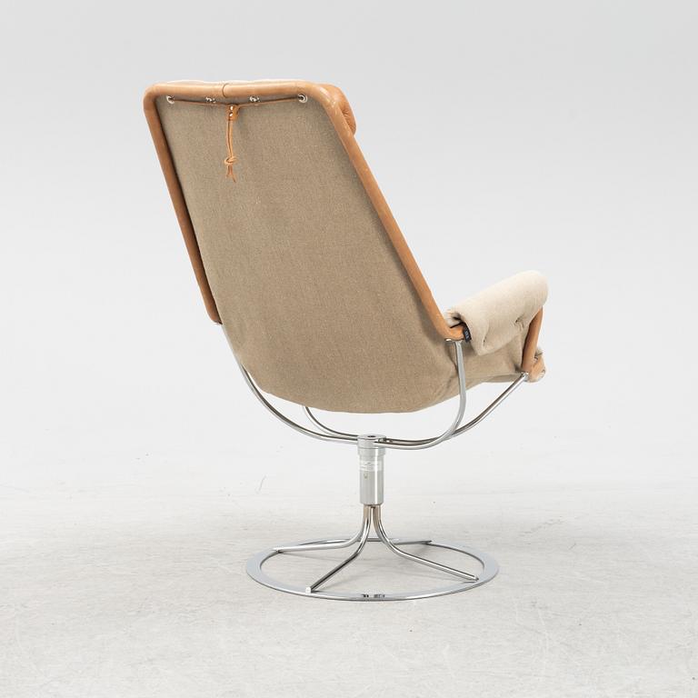 A 'Jetson' swivel easy chair by Bruno Mathsson for Dux.