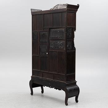 A Japanese cabinet, first part of the 20th century.