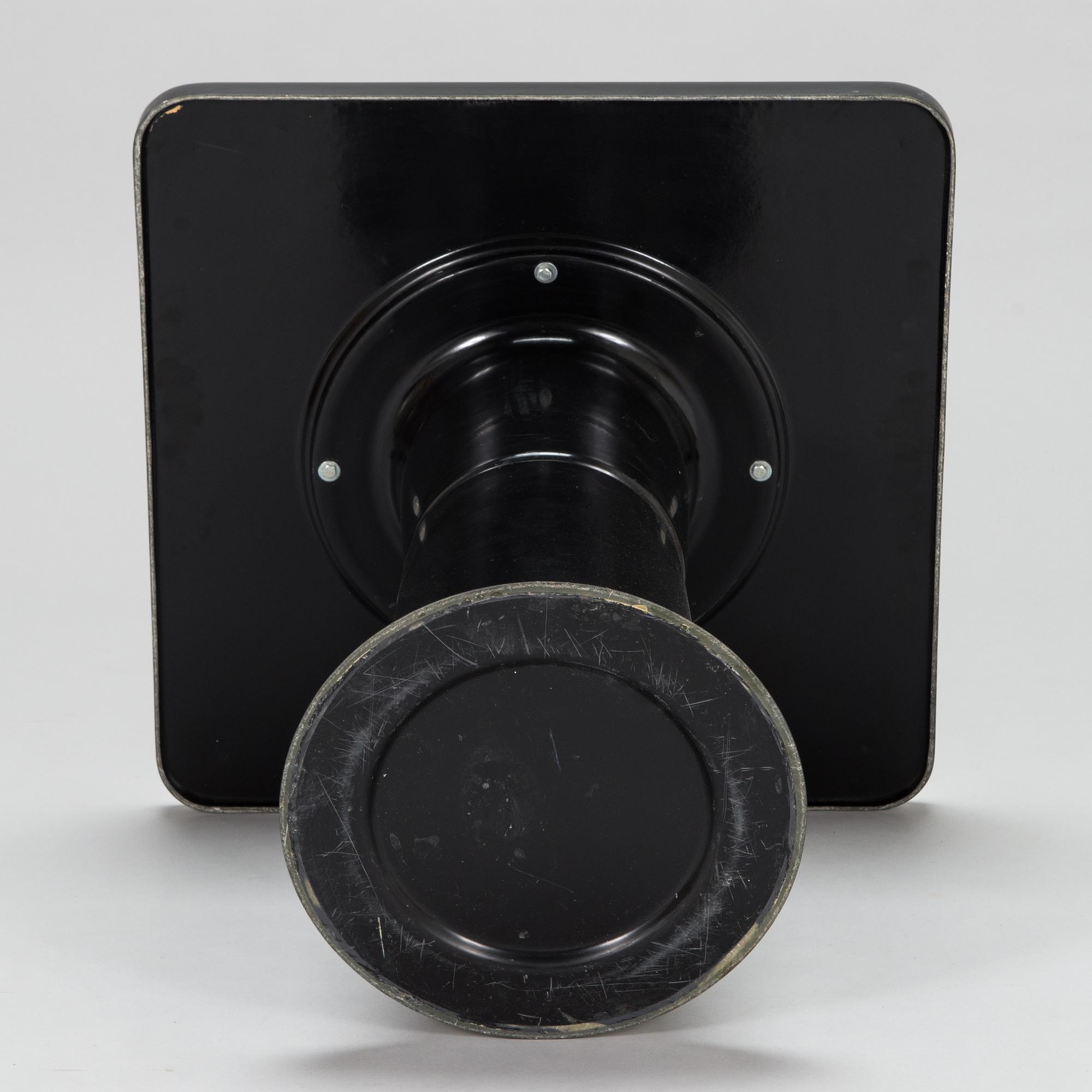 Yrjö Kukkapuro, a  A 1970's  'Carousel' armchair and a "Saturnus" table for Haimi.