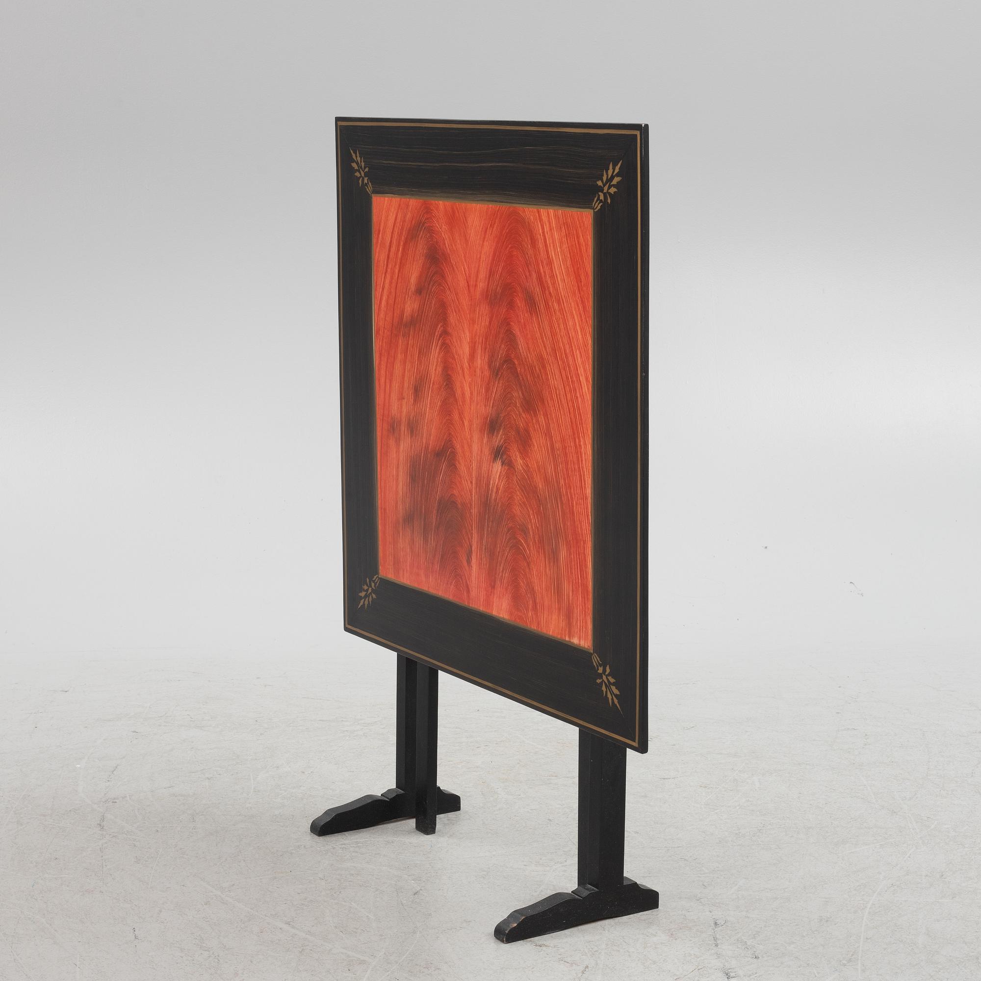 Drop-leaf table, 20th century.