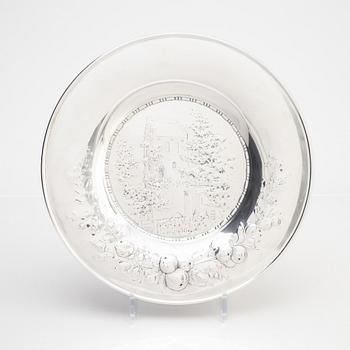 A silver dish, W.A. Bolin, Stockholm 1918.