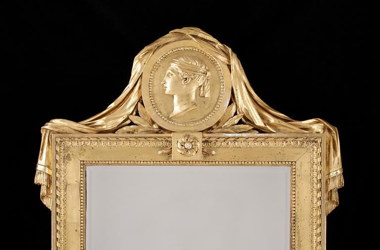 SPEGEL, av Carl Gustaf Fyrwald (spegelmakare i Stockholm 1774-1816). Bildhuggeri sannolikt utfört av Pehr Ljung.