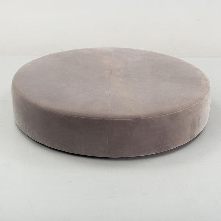 Antonio Citterio, a 'Harry Large' ottoman from B&B Italia.