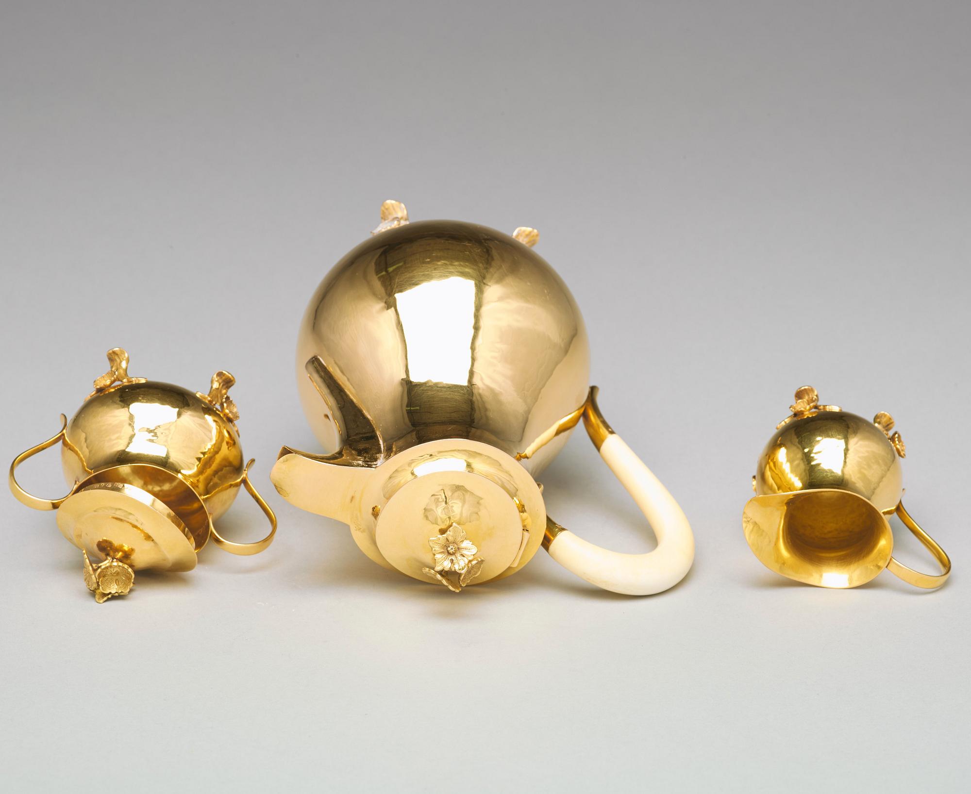 A Swedish rococo-style gold coffee-set, mark of Gustaf Schönning, Stockholm 1967.