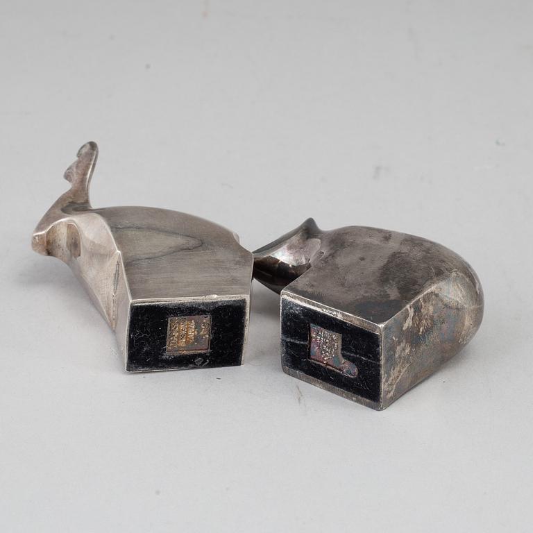 GUNNAR CYRÉN, bl a, figuriner, 2 st. Silverpläterad zink. Dansk Designs, Japan.