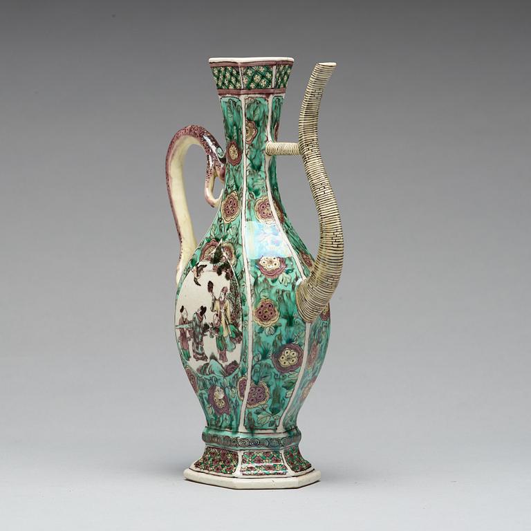 A famille verte bisquit ewer, Qing dynasty, Kangxi (1662-1722).