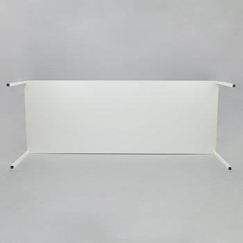 Piergiorgio och Michele Cazzaniga, bord, "Tense", MDF Italia, 2010-tal.