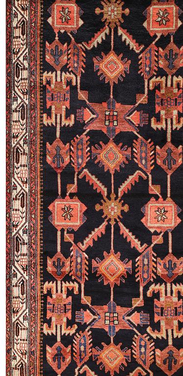 Gallerimatta, Hamadan, ca 495 x 103 cm.