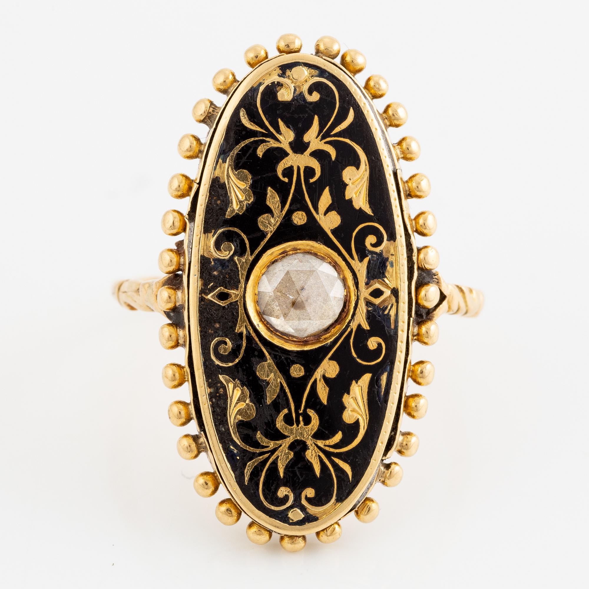 Ring, oval shape, 18K gold with black enamel and rose-cut diamond, 19th century.