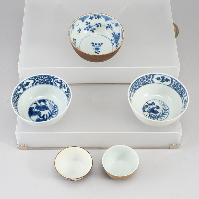 A group of five blue and white and cappuciner bowls and cups, Ming and Qing dynasty, 18th century.