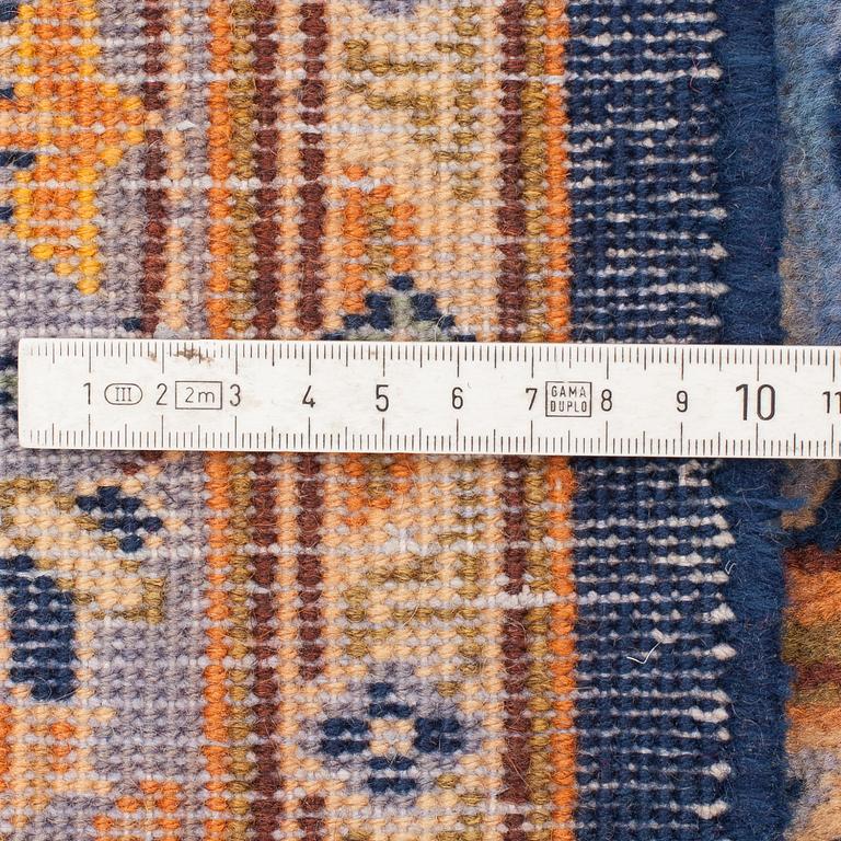 MATTA, Keshan, ca 410 x 298 cm.
