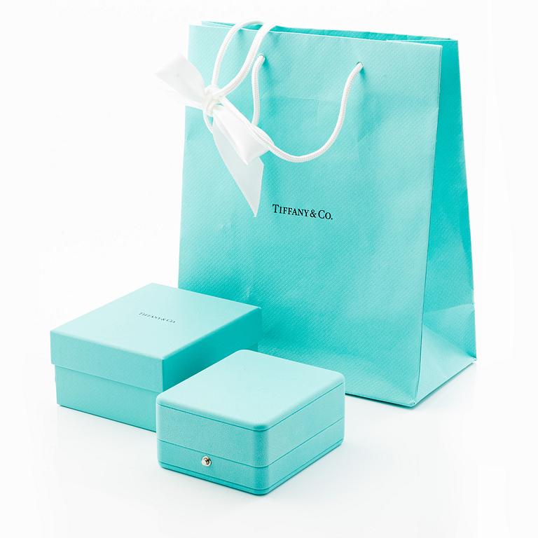 Tiffany & Co a pair of earrings 18K gold.