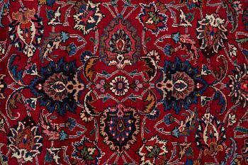 A CARPET, semi-antique Mashad so called Saber, ca 475 x 349 cm (including the flat weave).