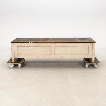 Bänk/sideboard 1900-talets första hälft.