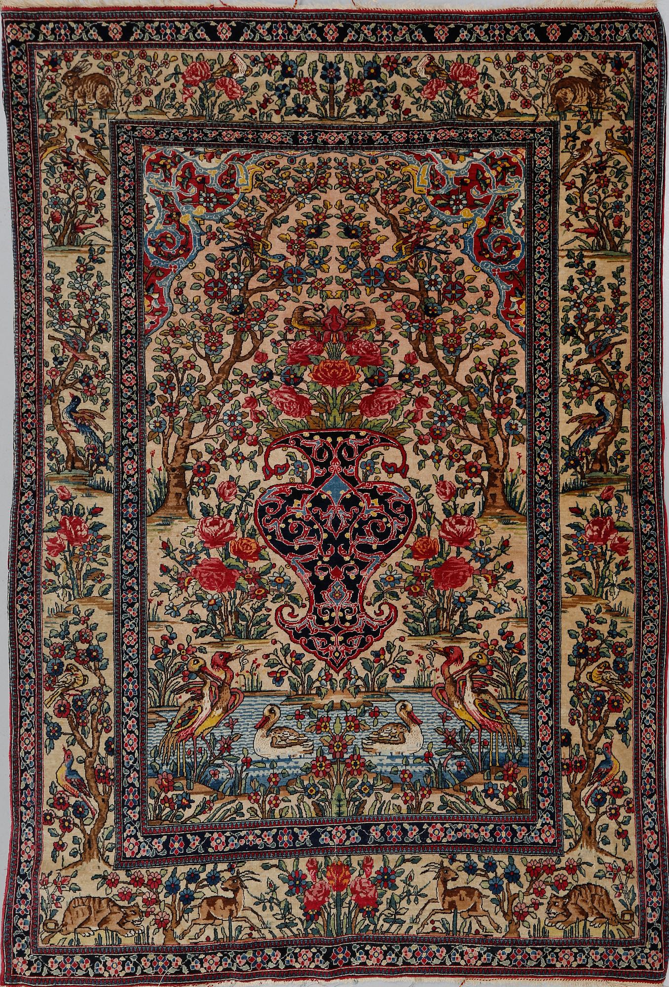 MATTA, Isfahan, semiantik, ca 210x140 cm.