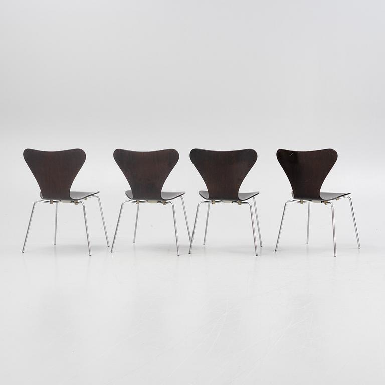 Arne Jacobsen, stolar 4 st, "Sjuan", Fritz Hansen, daterade 1981.