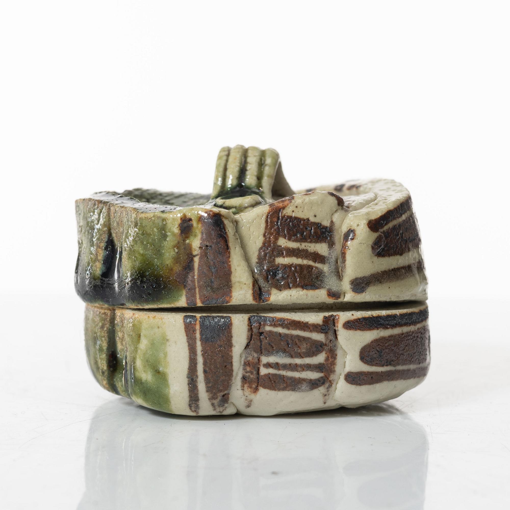 Dosa med lock, stengods, Japan, 1900-tal.