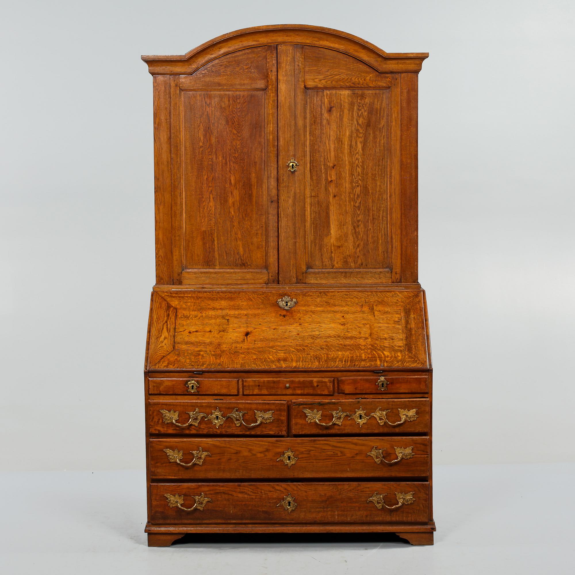 SKRIVSKÅP, senbarock, 1700-tal.