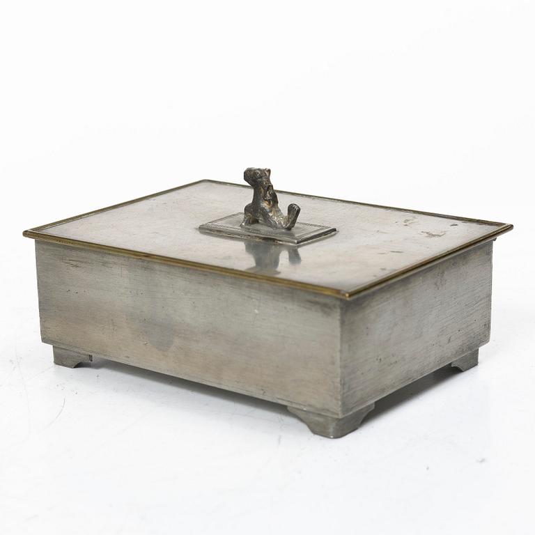 Nils Fougstedt, a pewter box, model A 273, Svenskt Tenn, Stockholm 1926.