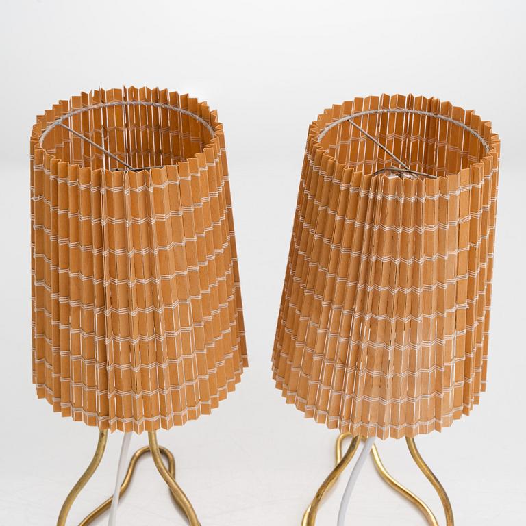 Mauri Almari, a pair of mid-20th century '61048' table lights for Idman.