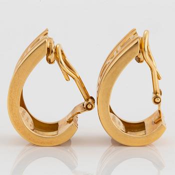 A pair of Tiffany "Atlas" earrings in 18K gold.