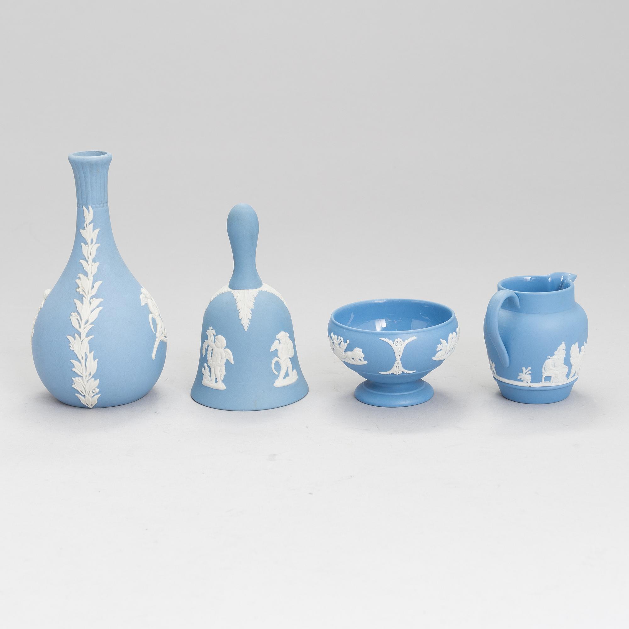 WEDGWOOD, Jasperware, 30 delar, England 1900-talets andra hälft.