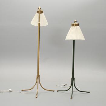 GOLVLAMPOR, 2 st, modell G1842 resp 1842, Josef Frank, Firma Svenskt Tenn.
