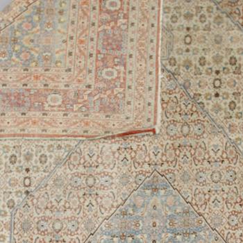 MATTA, antik Täbris. Ca 409 x 307 cm.