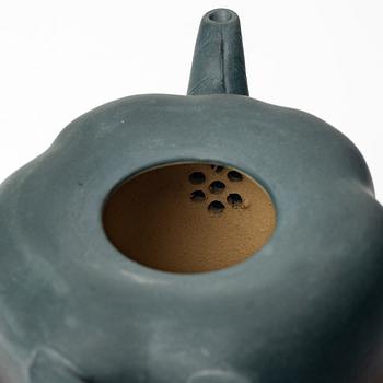 Two blue yixing 'Gonfu' teapots, China,1980s.