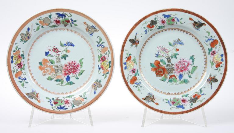 TALLRIKAR 4 + 1, porslin, Kina, 1700-tal.