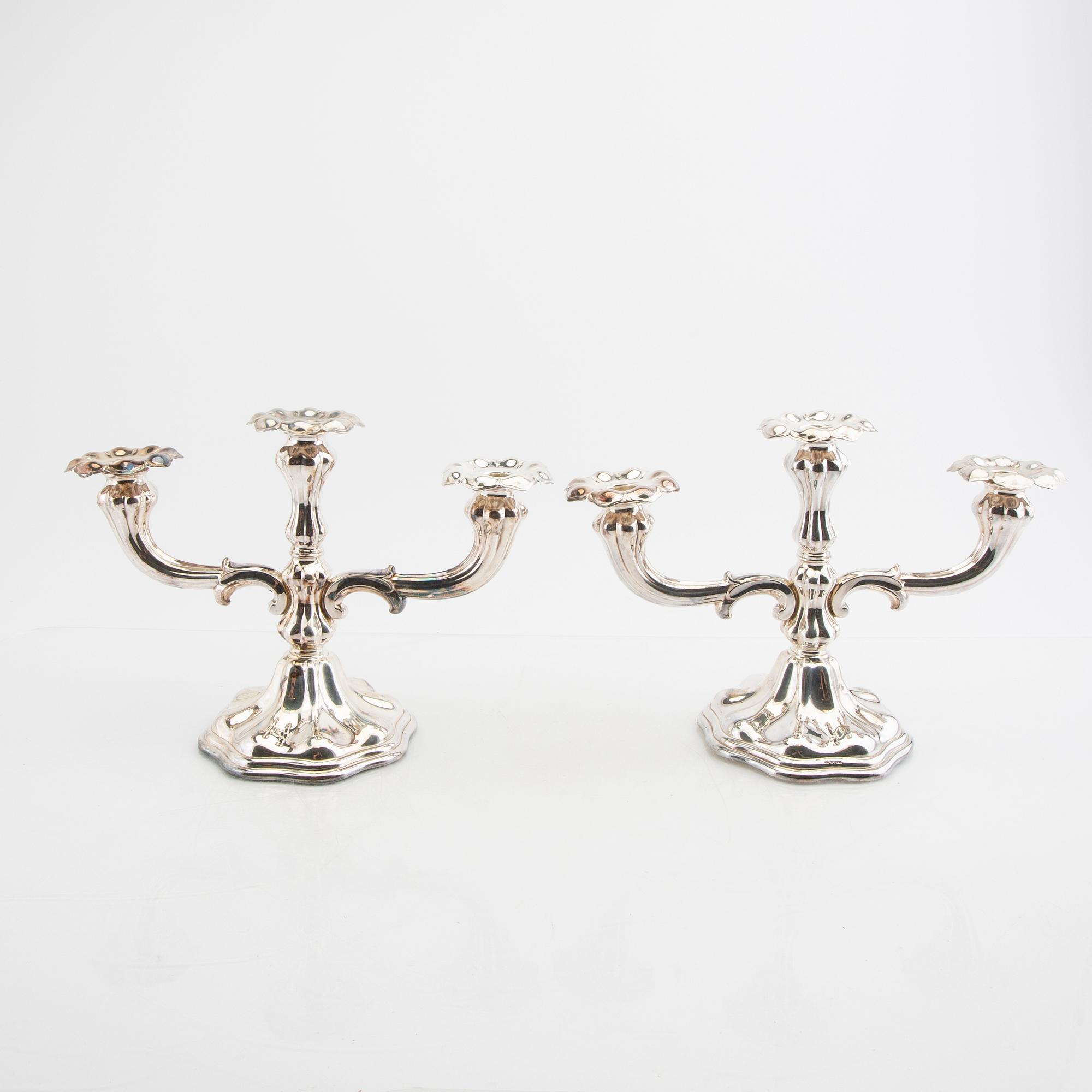Kandelabrar ett par rokokostil silver CG Hallberg Stockholm 1935.