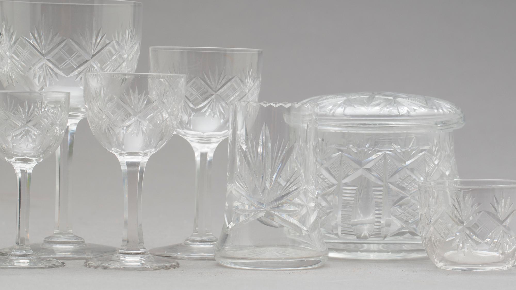 GLASSERVIS, ca 114 dlr, 1900-talets första hälft.