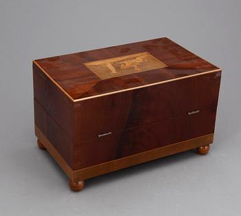 SCHATULL, empire, 1800-talets första hälft.