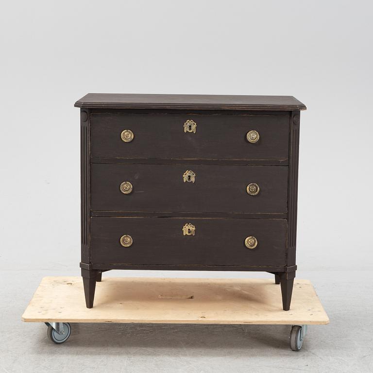 A painted Gustavian style dresser, first half of the 20th Century.