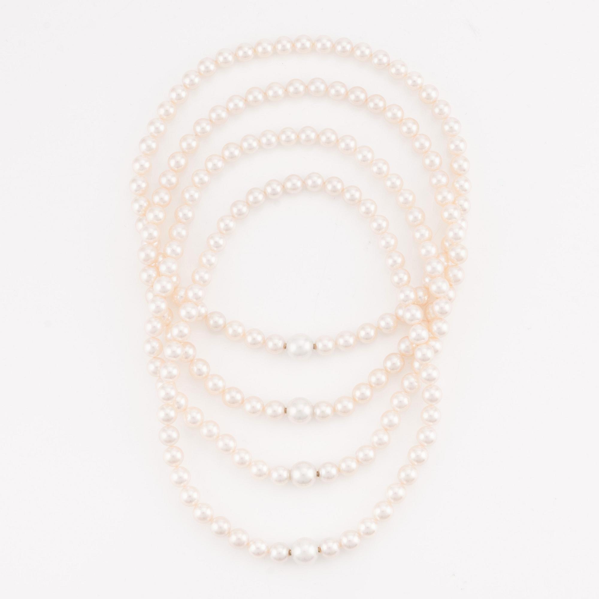 Fyra collier odlade pärlor, Gaudy.