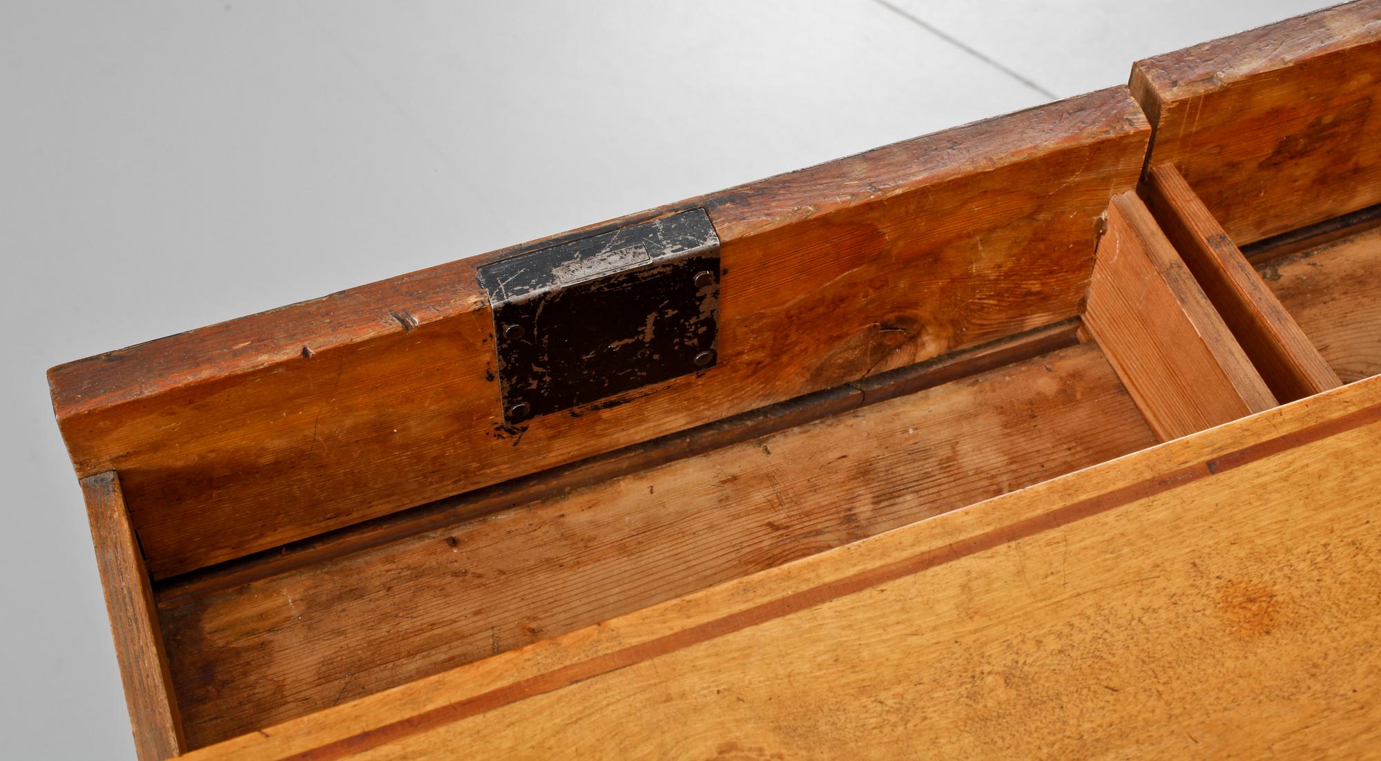 DAMARBETSBORD, senempire, 1800-talets första hälft.