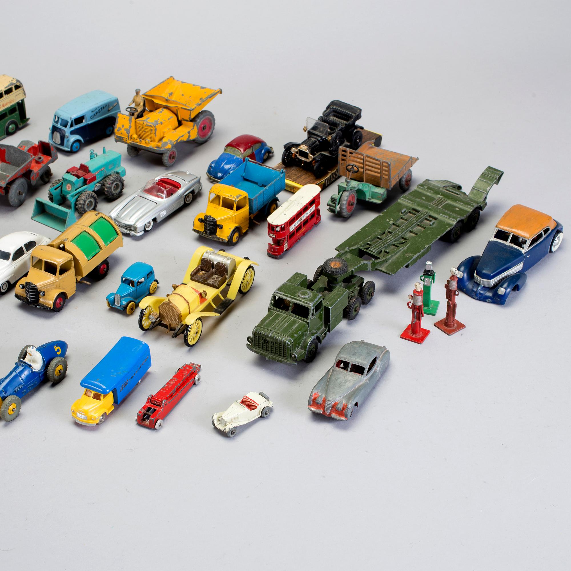 PARTI LEKSAKER, 43 delar, bland annat Tekno Denmark, Dinky Toys, 1950/60-tal.
