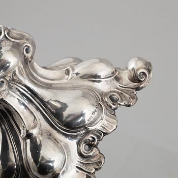 CG Hallberg, ljusstakar, ett par, silver, barockstil, Stockholm 1943.