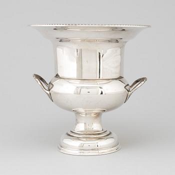 A silver plated wine cooler from Cooper Brothers & Sons Ltd, Sheffield, England, second half of the 20th Century.