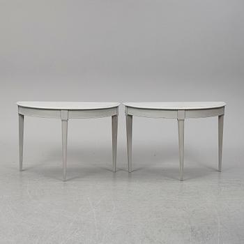 BORD / VÄGGBORD, ett par, 1800-talets slut.