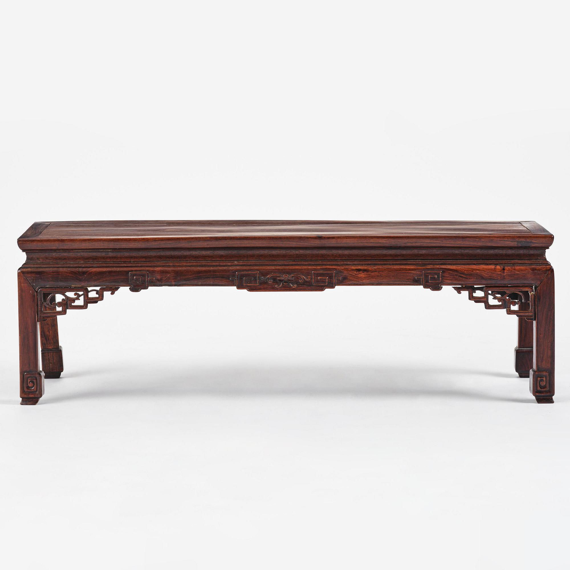 Bord, hardwood. Qingdynastin, 1800-tal.