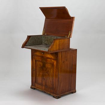 A washstand from the latter half of the 19th century, probably England.
