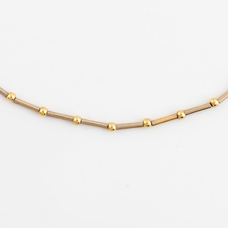 14K gold necklace, Italy.